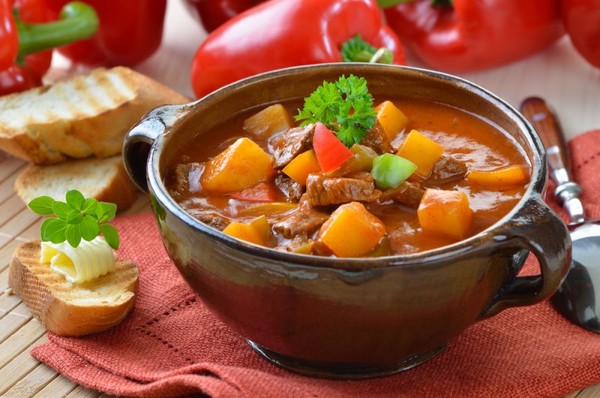 Запекаем мясо в горшочках